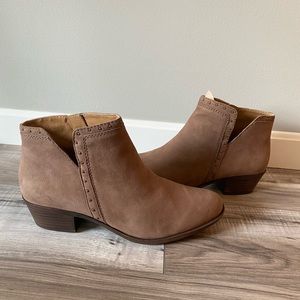 Lucky brand leather zip boots